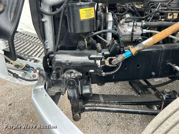 image for item EG0975 2002 Freightliner  FL70 box truck