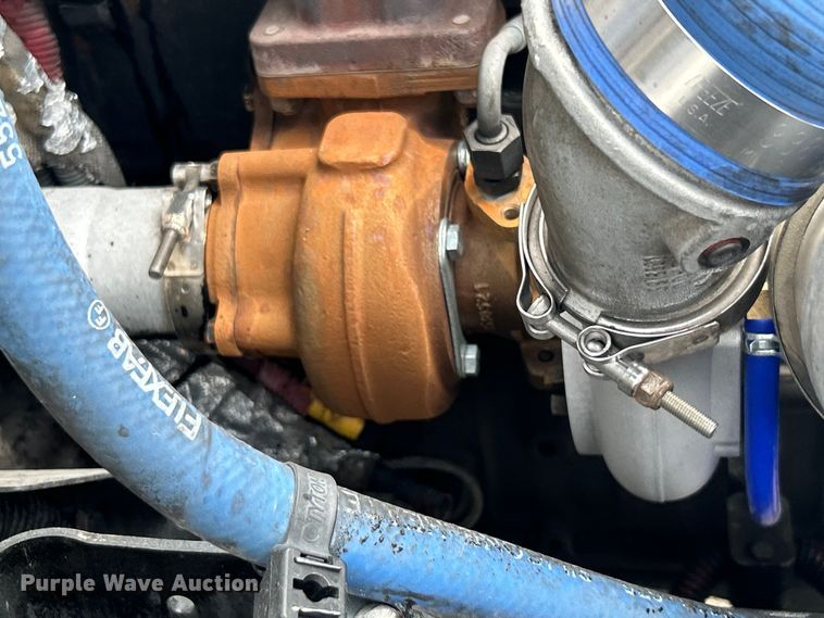 image for item EG0975 2002 Freightliner  FL70 box truck