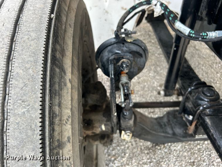 image for item EG0975 2002 Freightliner  FL70 box truck