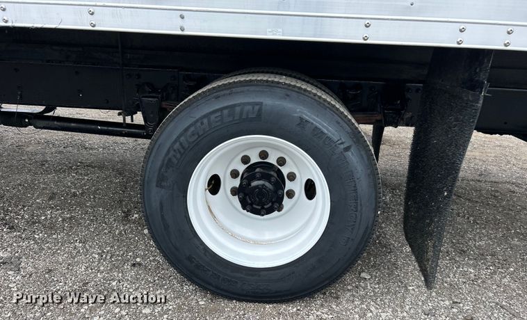 image for item EG0975 2002 Freightliner  FL70 box truck