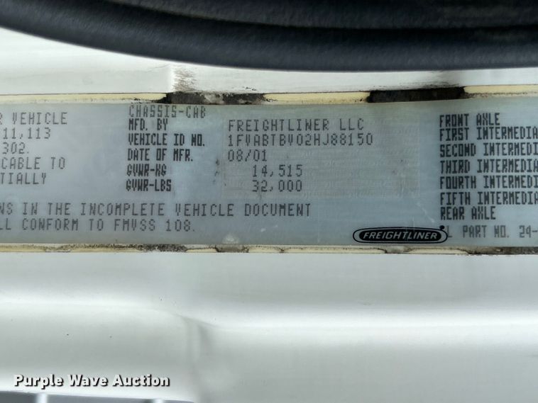 image for item EG0975 2002 Freightliner  FL70 box truck