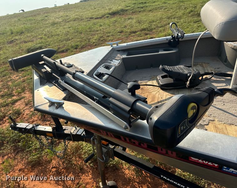 image for item EH4003 2003 Bass Tracker Pro Crappie 175 boat