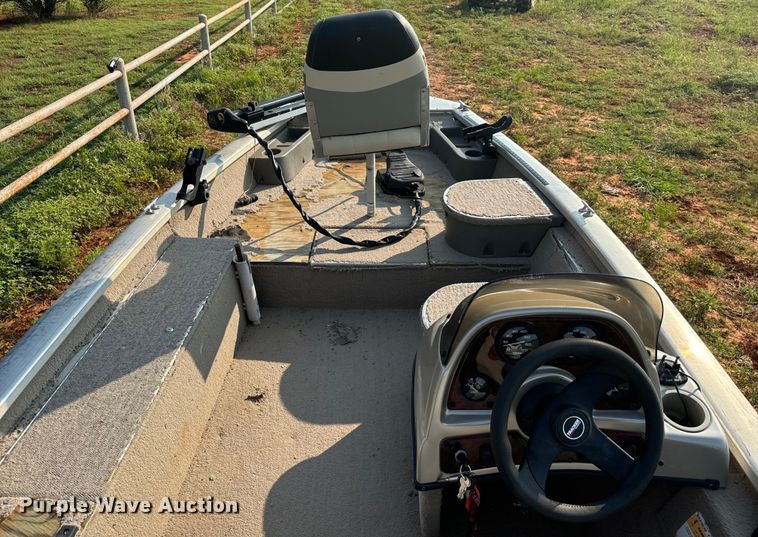 image for item EH4003 2003 Bass Tracker Pro Crappie 175 boat