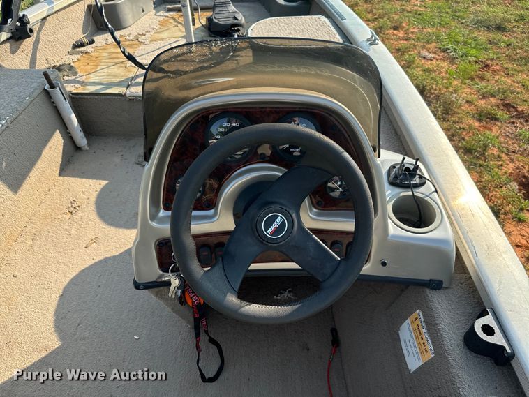 image for item EH4003 2003 Bass Tracker Pro Crappie 175 boat