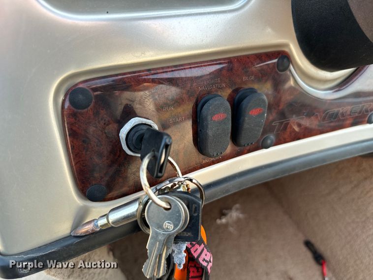 image for item EH4003 2003 Bass Tracker Pro Crappie 175 boat