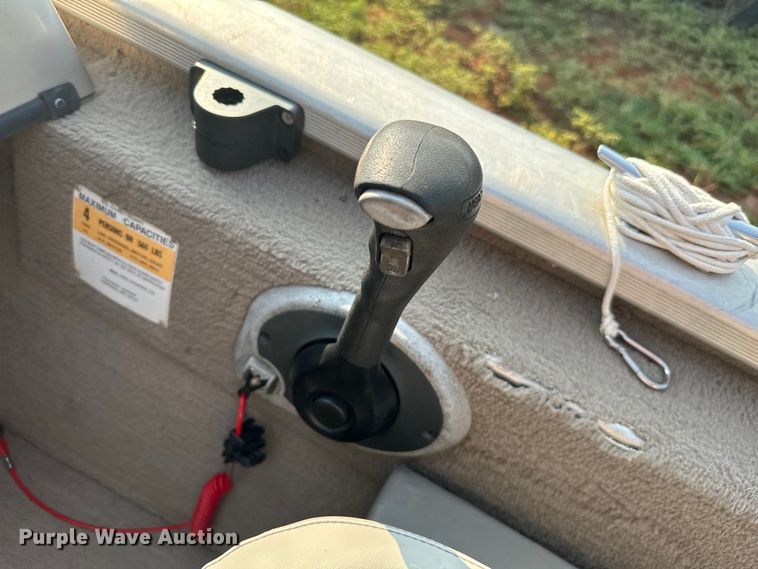 image for item EH4003 2003 Bass Tracker Pro Crappie 175 boat