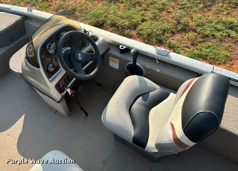 image for item EH4003 2003 Bass Tracker Pro Crappie 175 boat