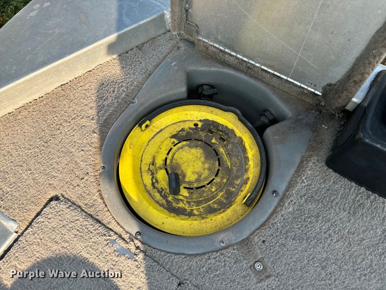 image for item EH4003 2003 Bass Tracker Pro Crappie 175 boat