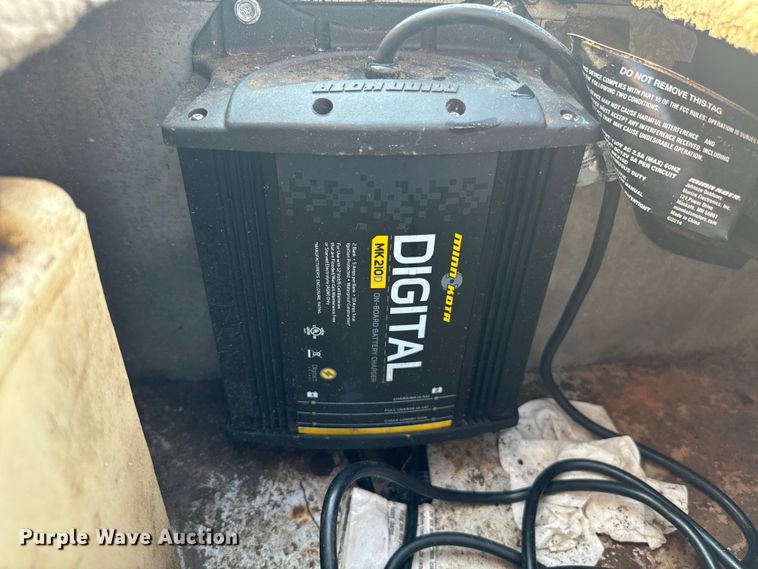 image for item EH4003 2003 Bass Tracker Pro Crappie 175 boat