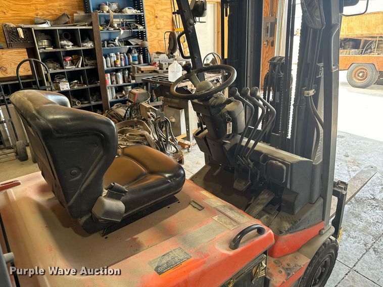 image for item EH4422 2006 Toyota 7FBEU20 forklift