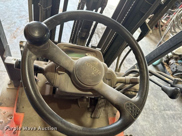 image for item EH4422 2006 Toyota 7FBEU20 forklift