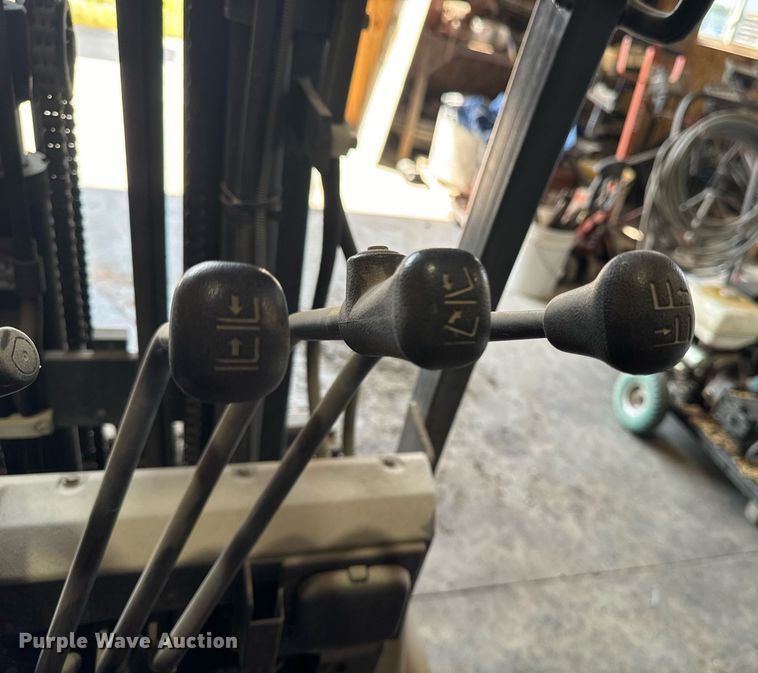 image for item EH4422 2006 Toyota 7FBEU20 forklift