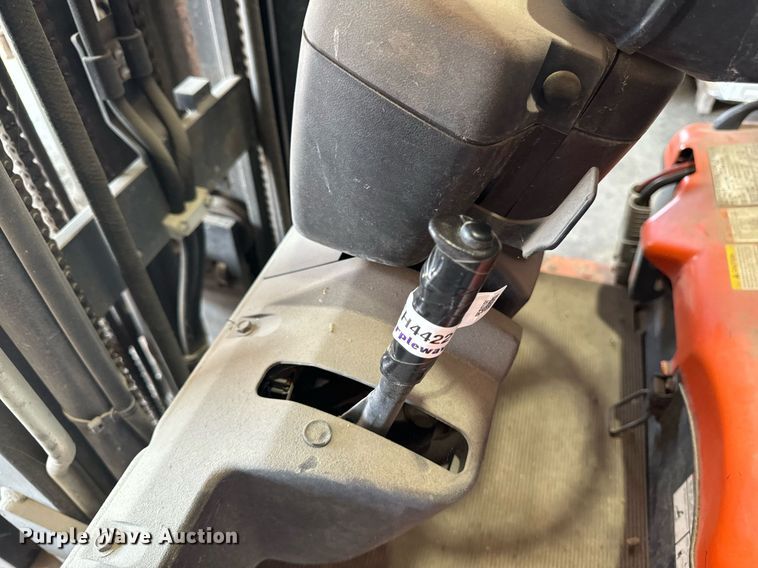 image for item EH4422 2006 Toyota 7FBEU20 forklift