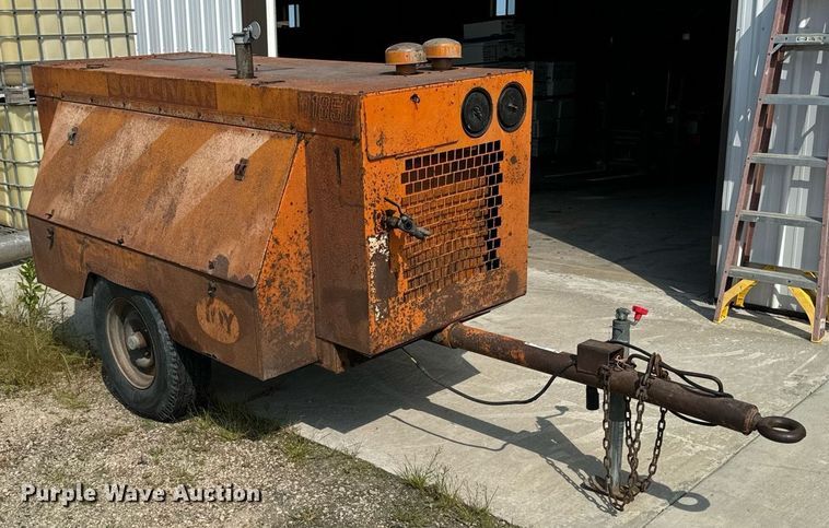 image for item EH4423 Sullivan Machinery Company D1850 air compressor