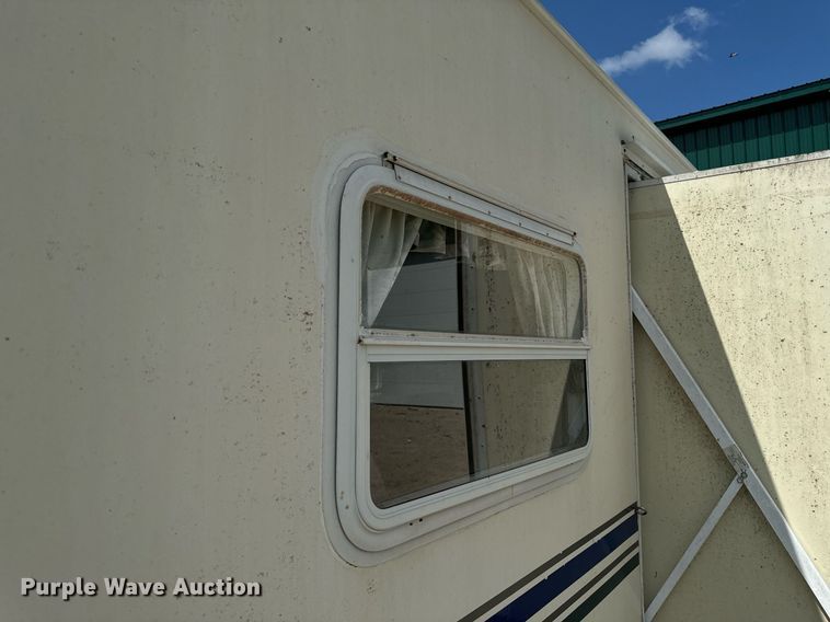 image for item EH4426 2001 Starcraft Starlite 25BHS camper