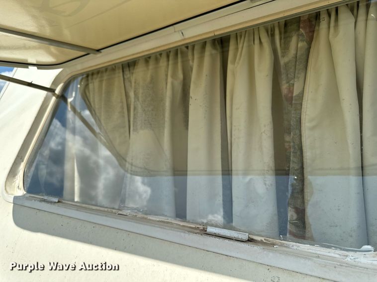 image for item EH4426 2001 Starcraft Starlite 25BHS camper