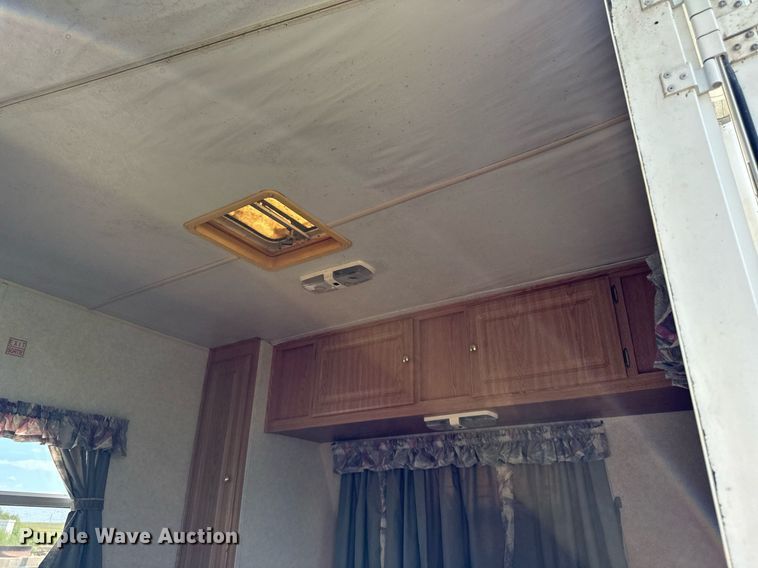 image for item EH4426 2001 Starcraft Starlite 25BHS camper