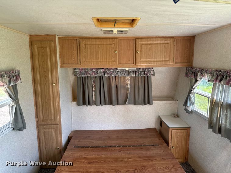 image for item EH4426 2001 Starcraft Starlite 25BHS camper