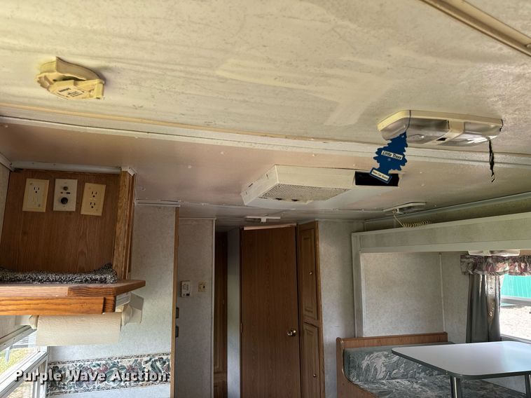 image for item EH4426 2001 Starcraft Starlite 25BHS camper