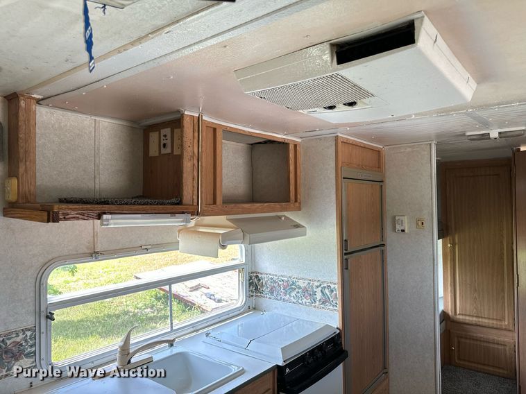 image for item EH4426 2001 Starcraft Starlite 25BHS camper