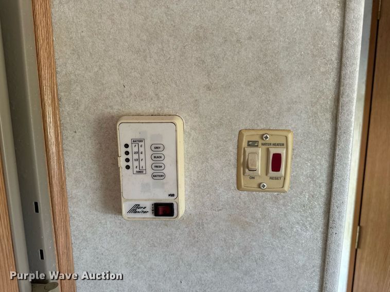 image for item EH4426 2001 Starcraft Starlite 25BHS camper