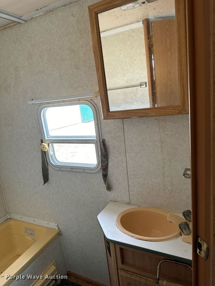 image for item EH4426 2001 Starcraft Starlite 25BHS camper