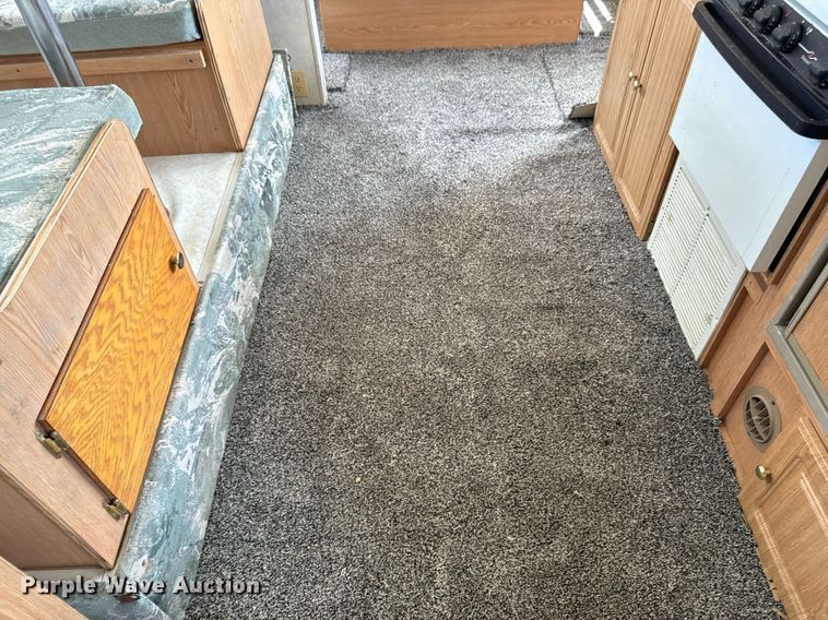 image for item EH4426 2001 Starcraft Starlite 25BHS camper