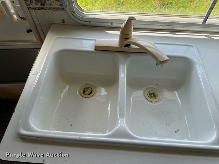 image for item EH4426 2001 Starcraft Starlite 25BHS camper