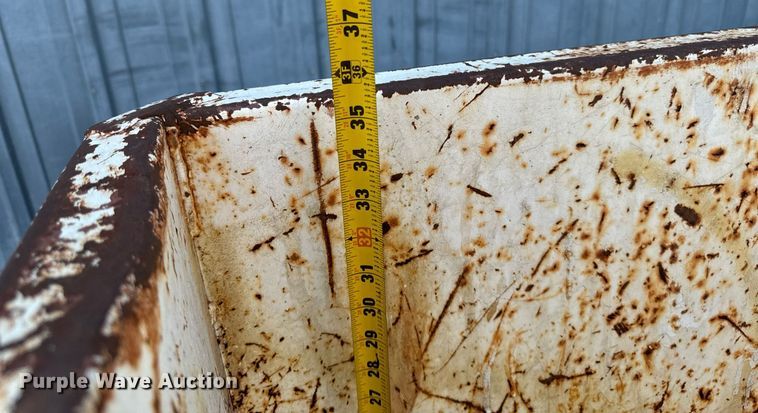 image for item EH4431 (3) dumpsters