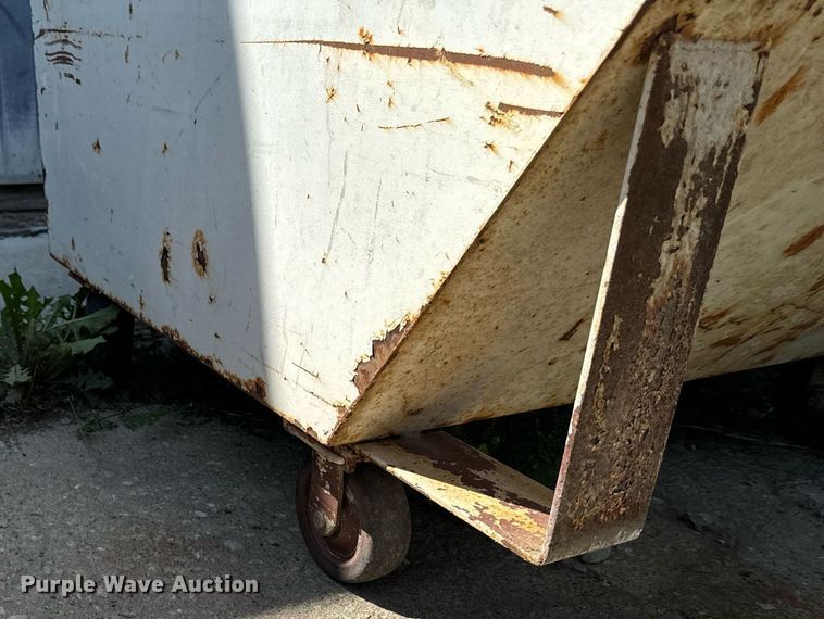 image for item EH4431 (3) dumpsters