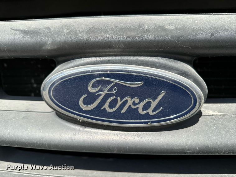 image for item EH4434 2002 Ford F450 Super Duty refuse truck