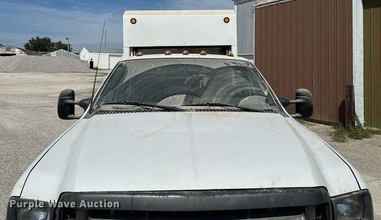 image for item EH4434 2002 Ford F450 Super Duty refuse truck