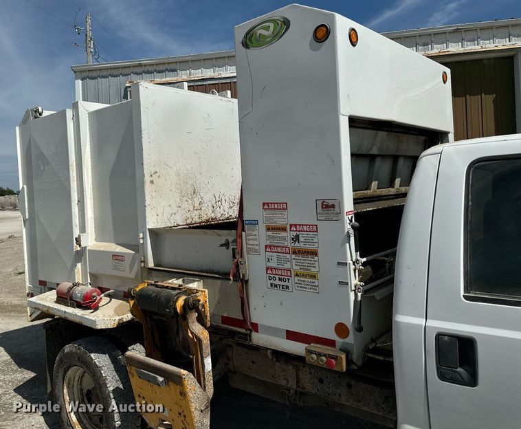 image for item EH4434 2002 Ford F450 Super Duty refuse truck