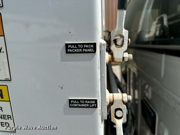 image for item EH4434 2002 Ford F450 Super Duty refuse truck