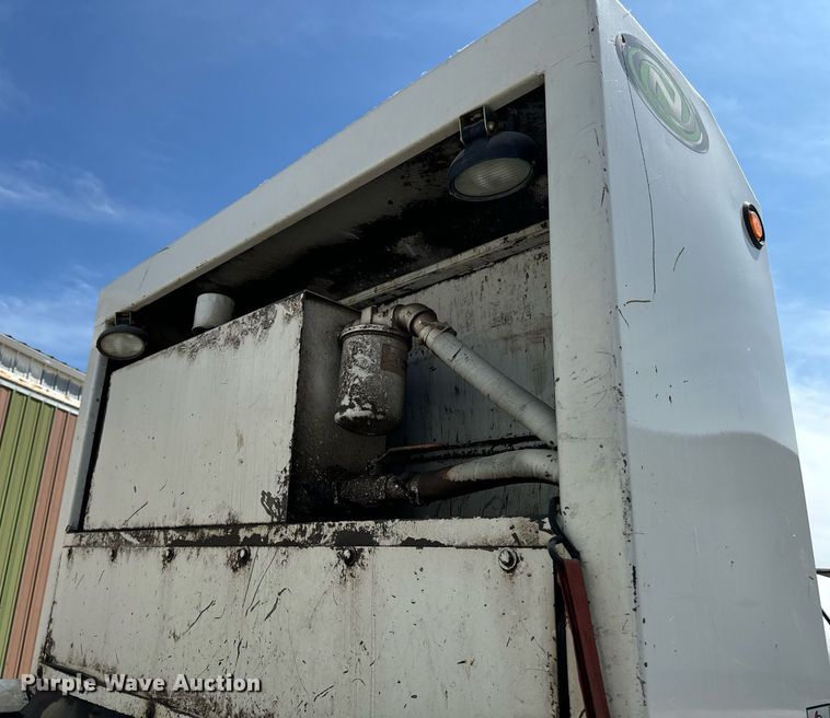 image for item EH4434 2002 Ford F450 Super Duty refuse truck