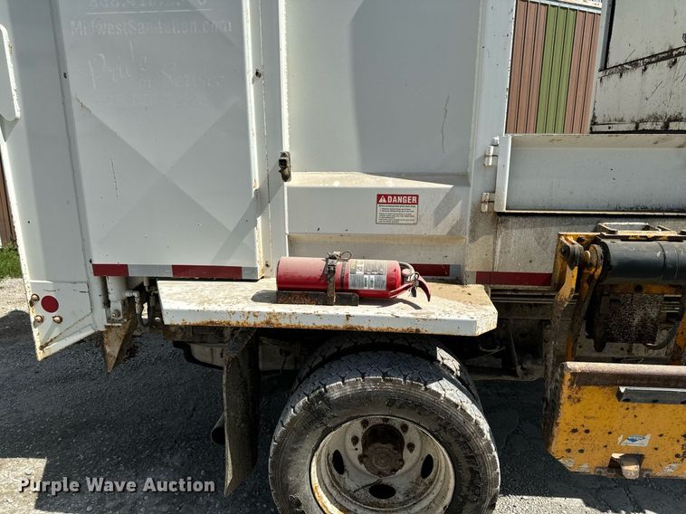 image for item EH4434 2002 Ford F450 Super Duty refuse truck