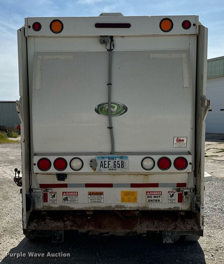 image for item EH4434 2002 Ford F450 Super Duty refuse truck