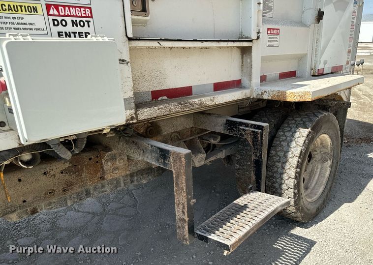 image for item EH4434 2002 Ford F450 Super Duty refuse truck