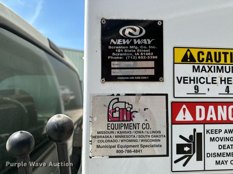 image for item EH4434 2002 Ford F450 Super Duty refuse truck