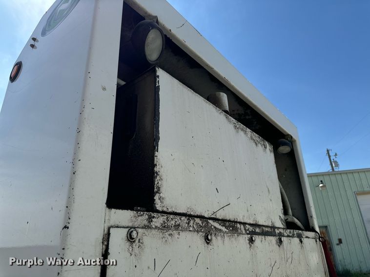 image for item EH4434 2002 Ford F450 Super Duty refuse truck