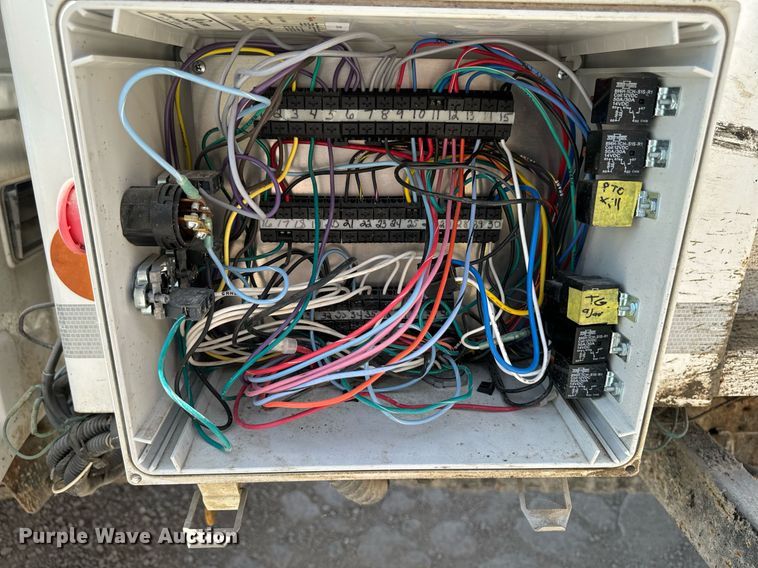 image for item EH4434 2002 Ford F450 Super Duty refuse truck