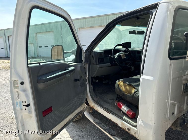 image for item EH4434 2002 Ford F450 Super Duty refuse truck