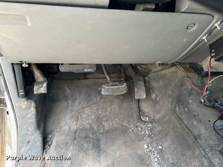 image for item EH4434 2002 Ford F450 Super Duty refuse truck