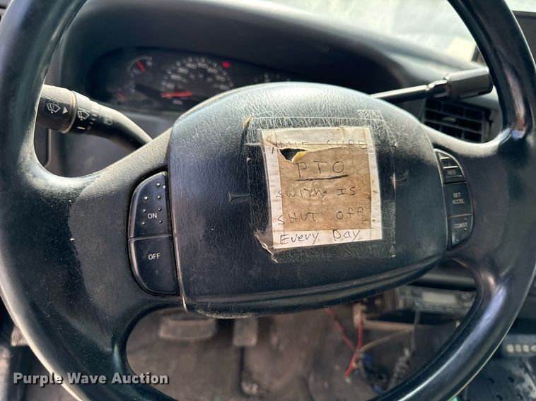 image for item EH4434 2002 Ford F450 Super Duty refuse truck