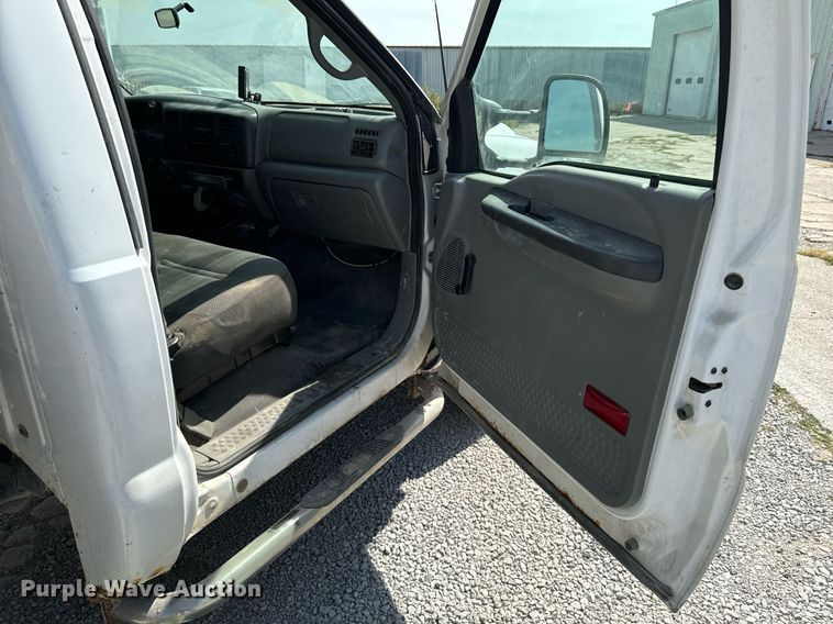 image for item EH4434 2002 Ford F450 Super Duty refuse truck