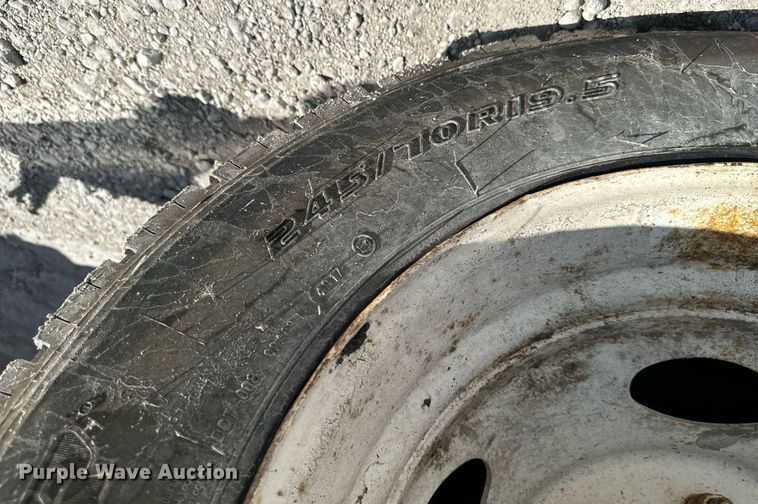 image for item EH4434 2002 Ford F450 Super Duty refuse truck