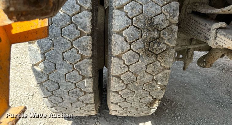 image for item EH4434 2002 Ford F450 Super Duty refuse truck