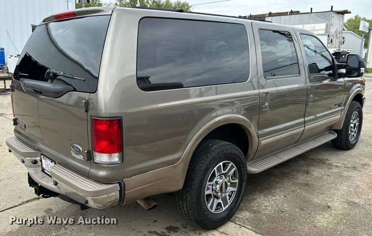 image for item EH6969 2002 Ford Excursion Limited SUV