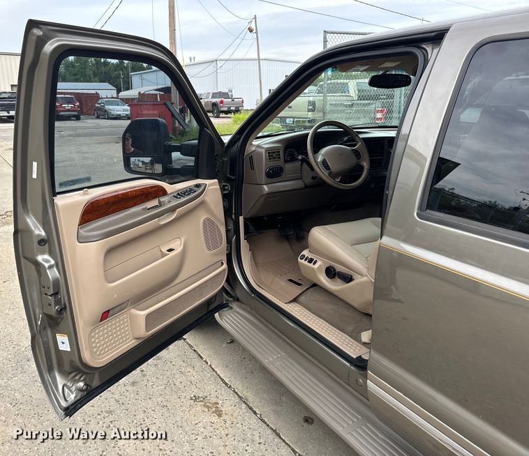 image for item EH6969 2002 Ford Excursion Limited SUV