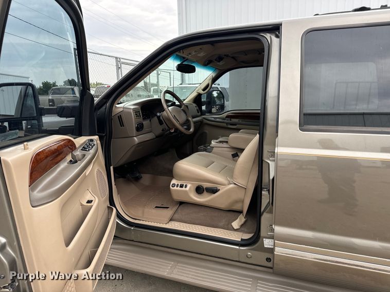 image for item EH6969 2002 Ford Excursion Limited SUV